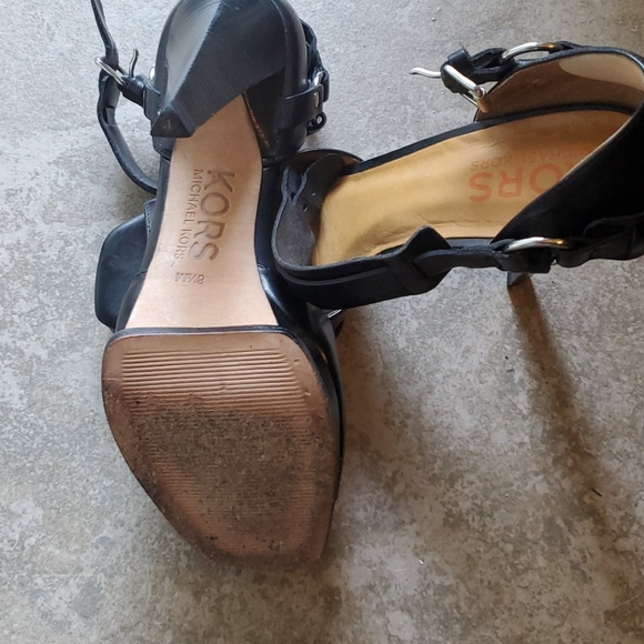 Shoes - Picture 4 of 4